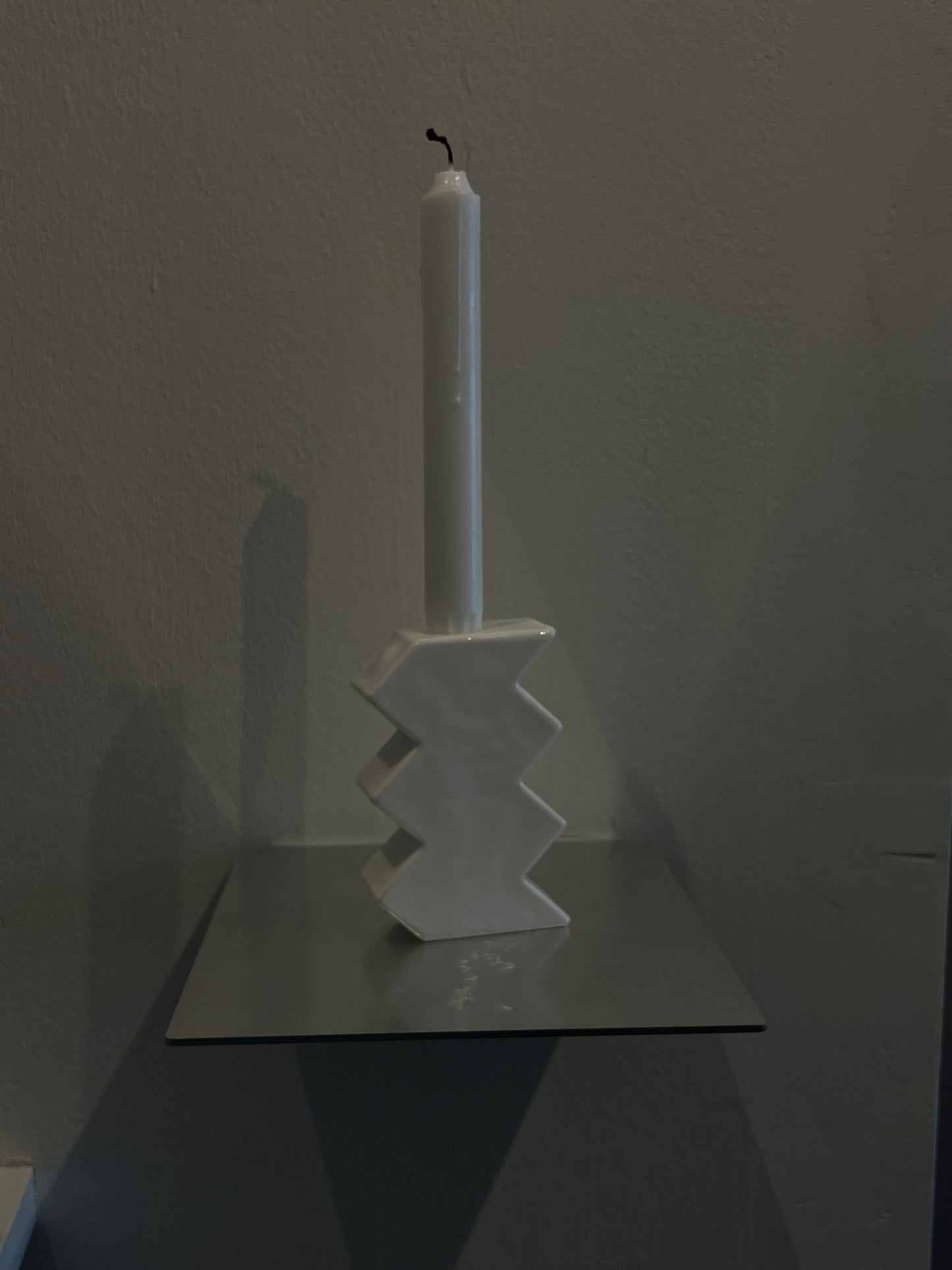 Zig zag candle holder