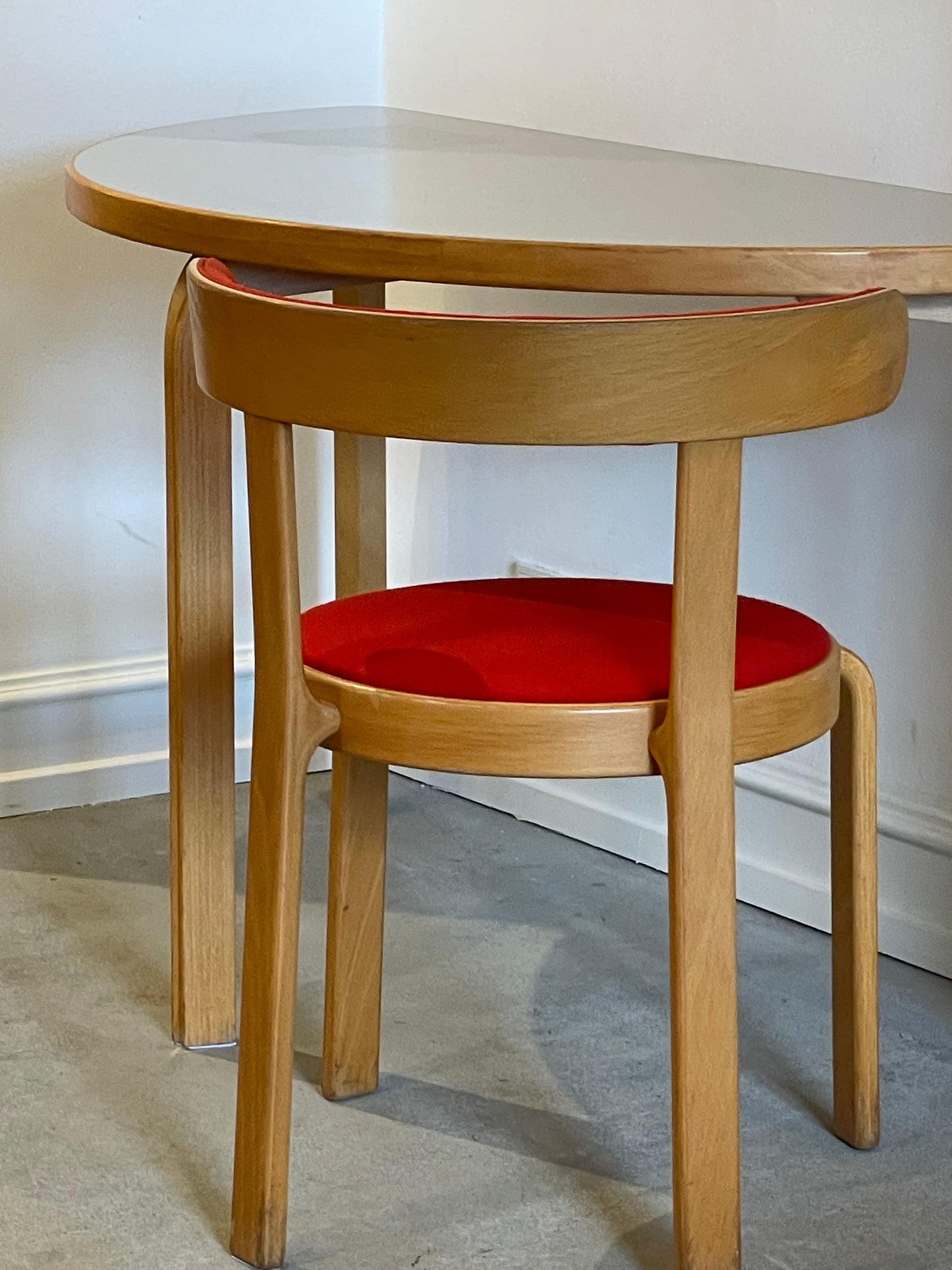 Half moon table