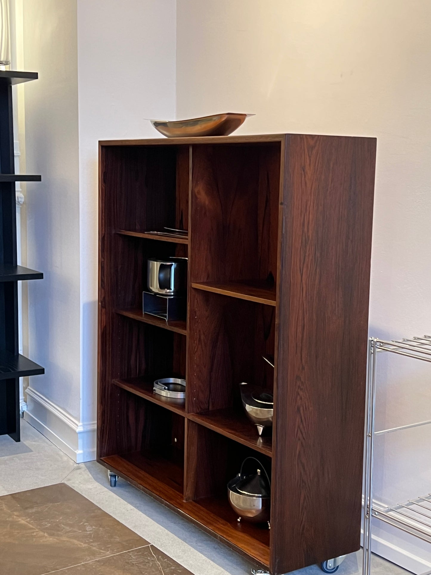 Cabinet on wheels