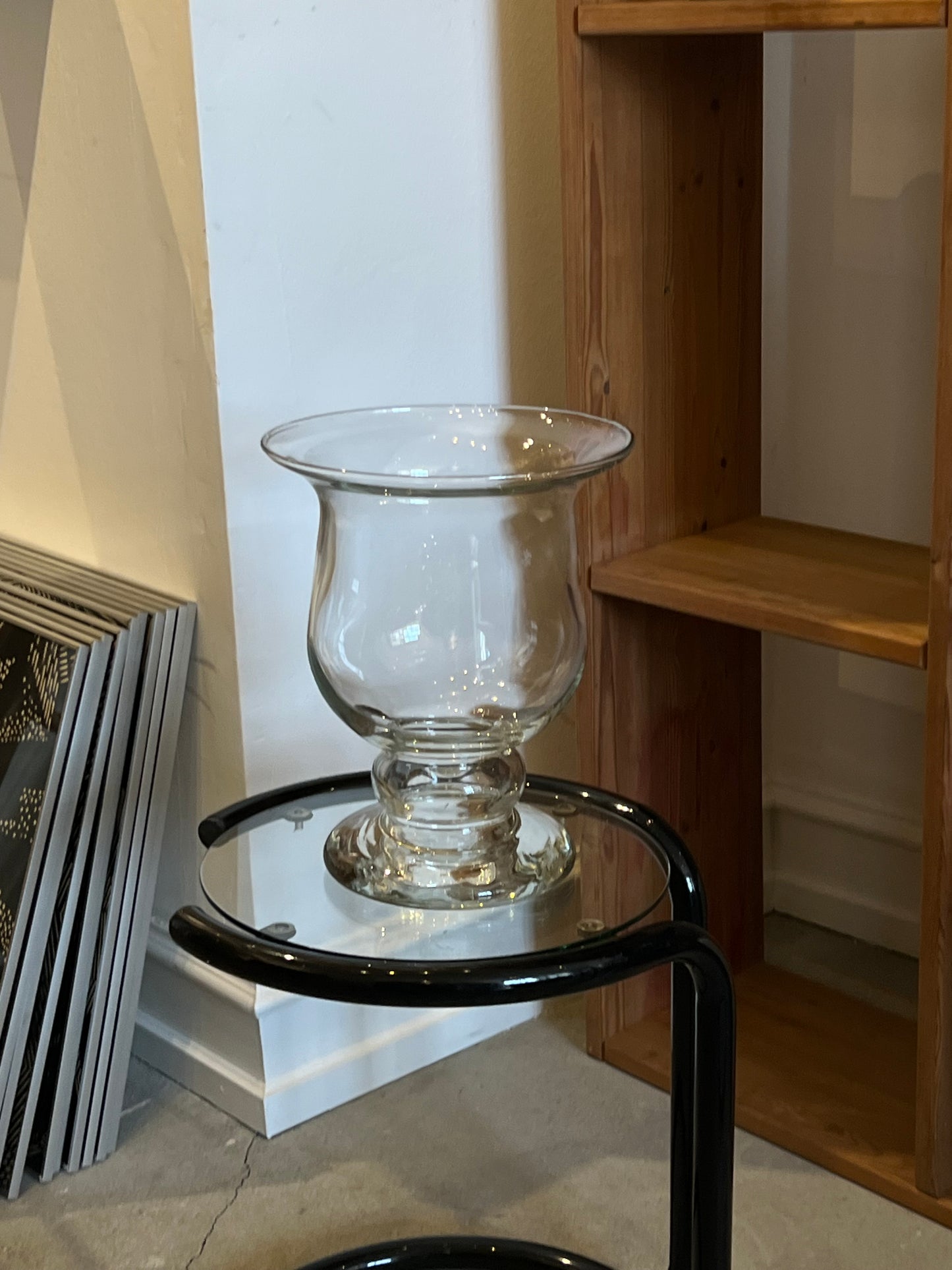 Clear glass vase