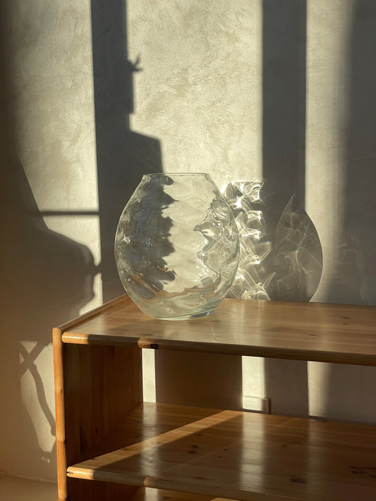 Round glass vase