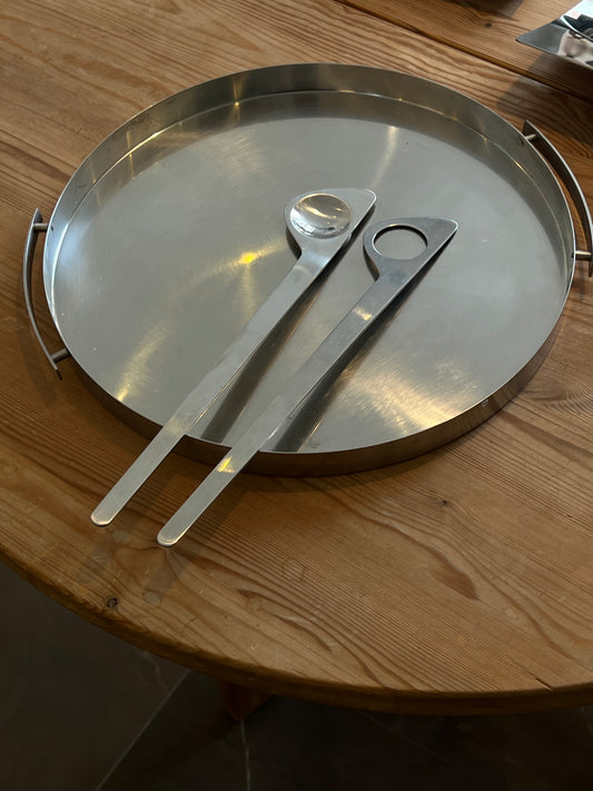 Salad servers