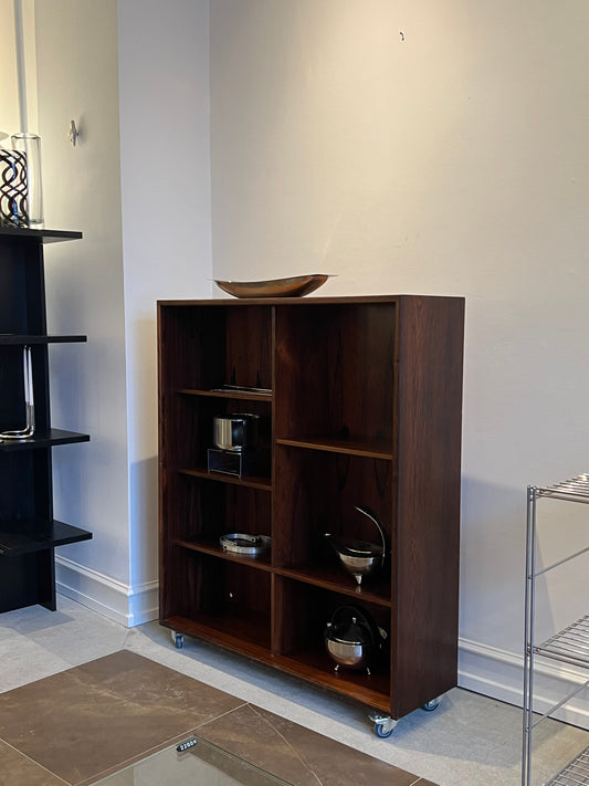 Cabinet on wheels