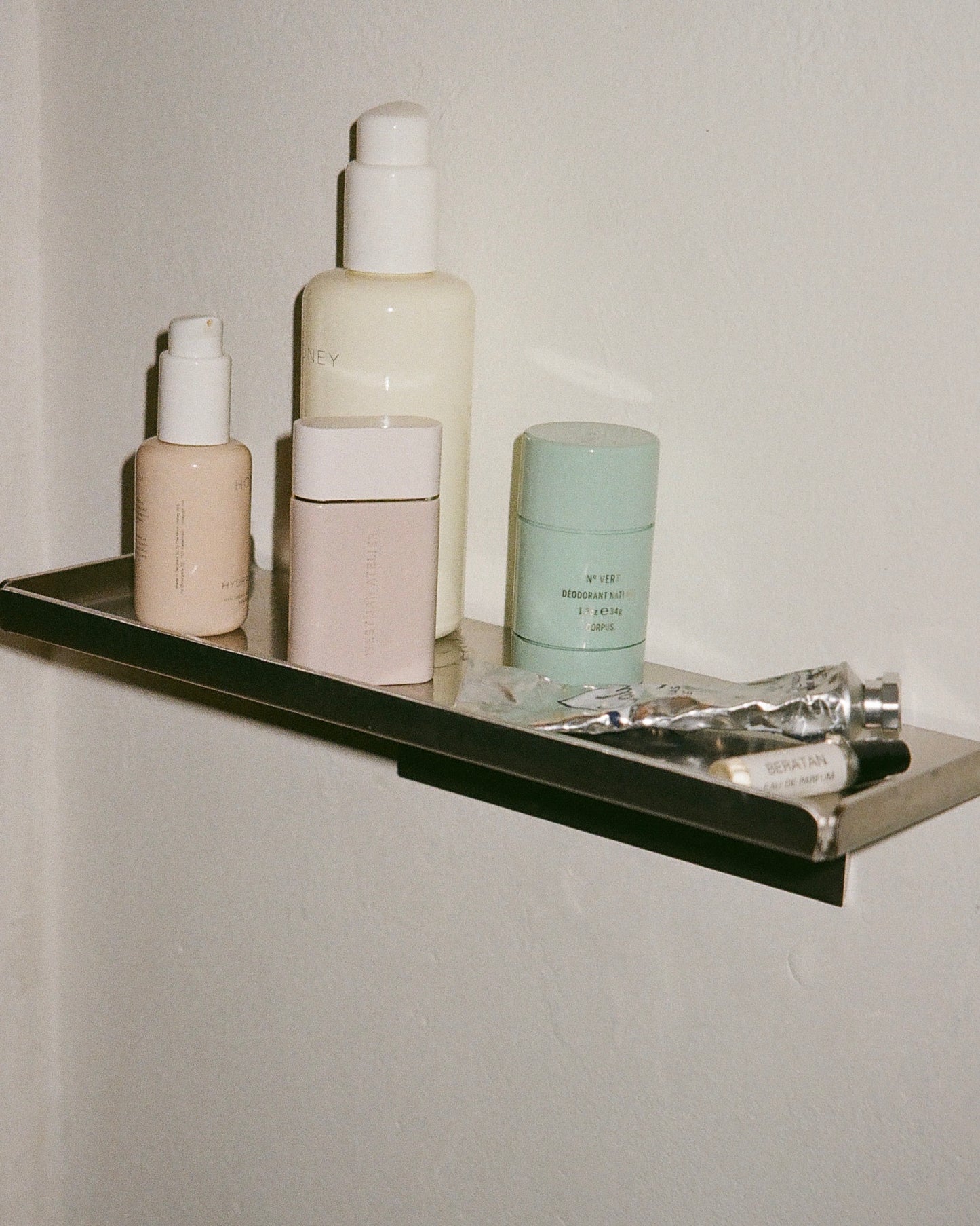 Floating shelf
