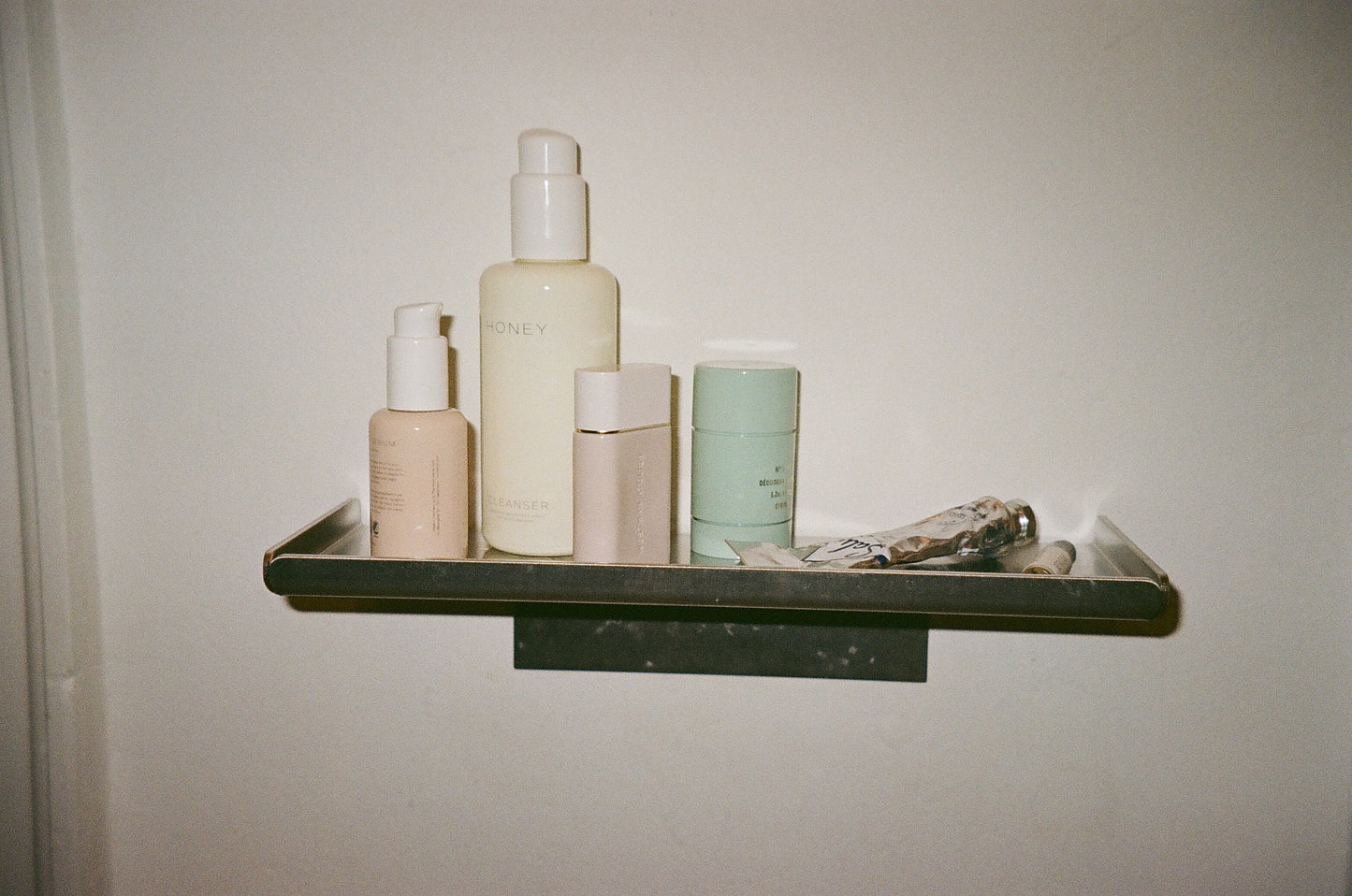 Floating shelf