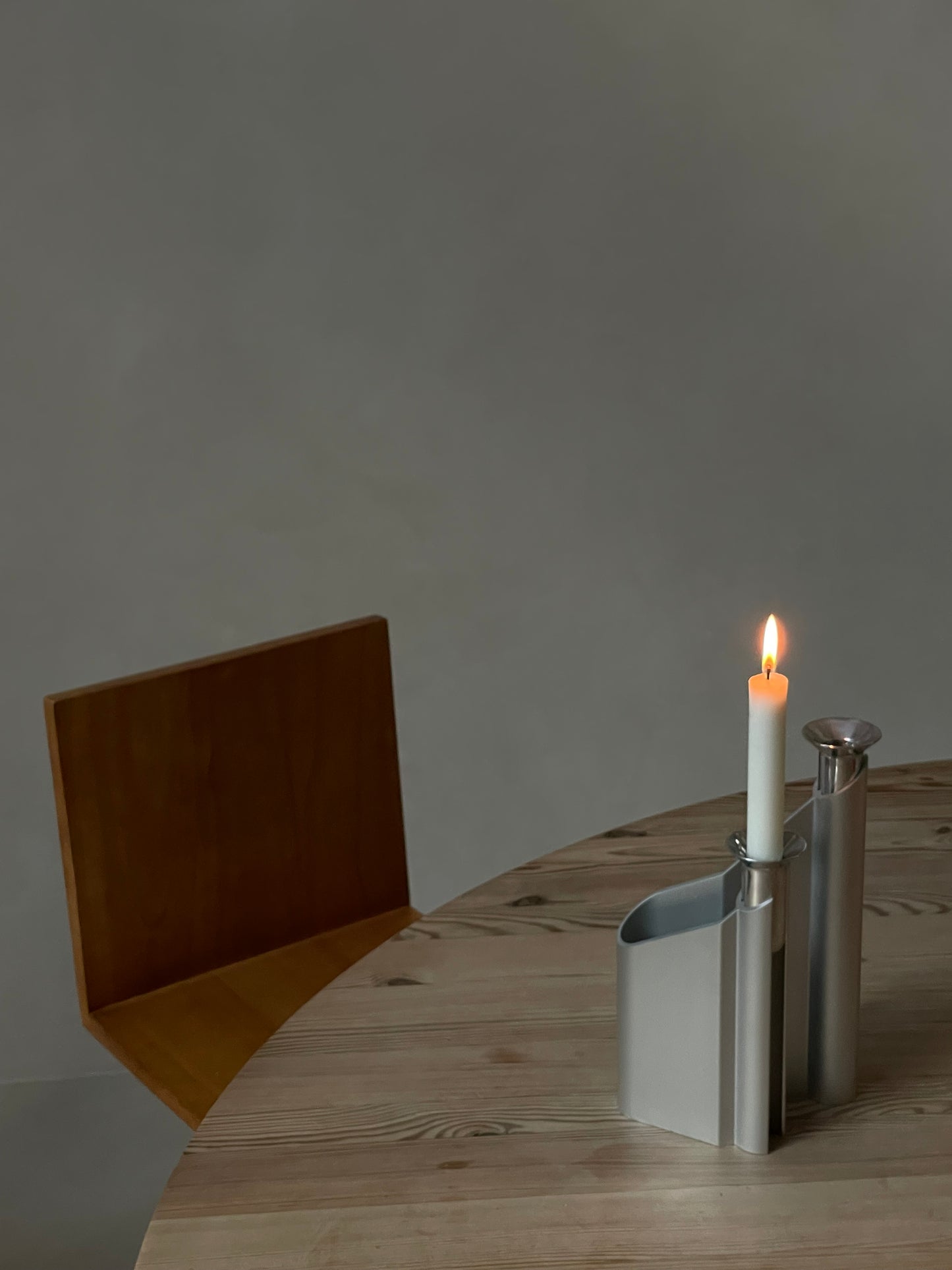Aluminium candle holder
