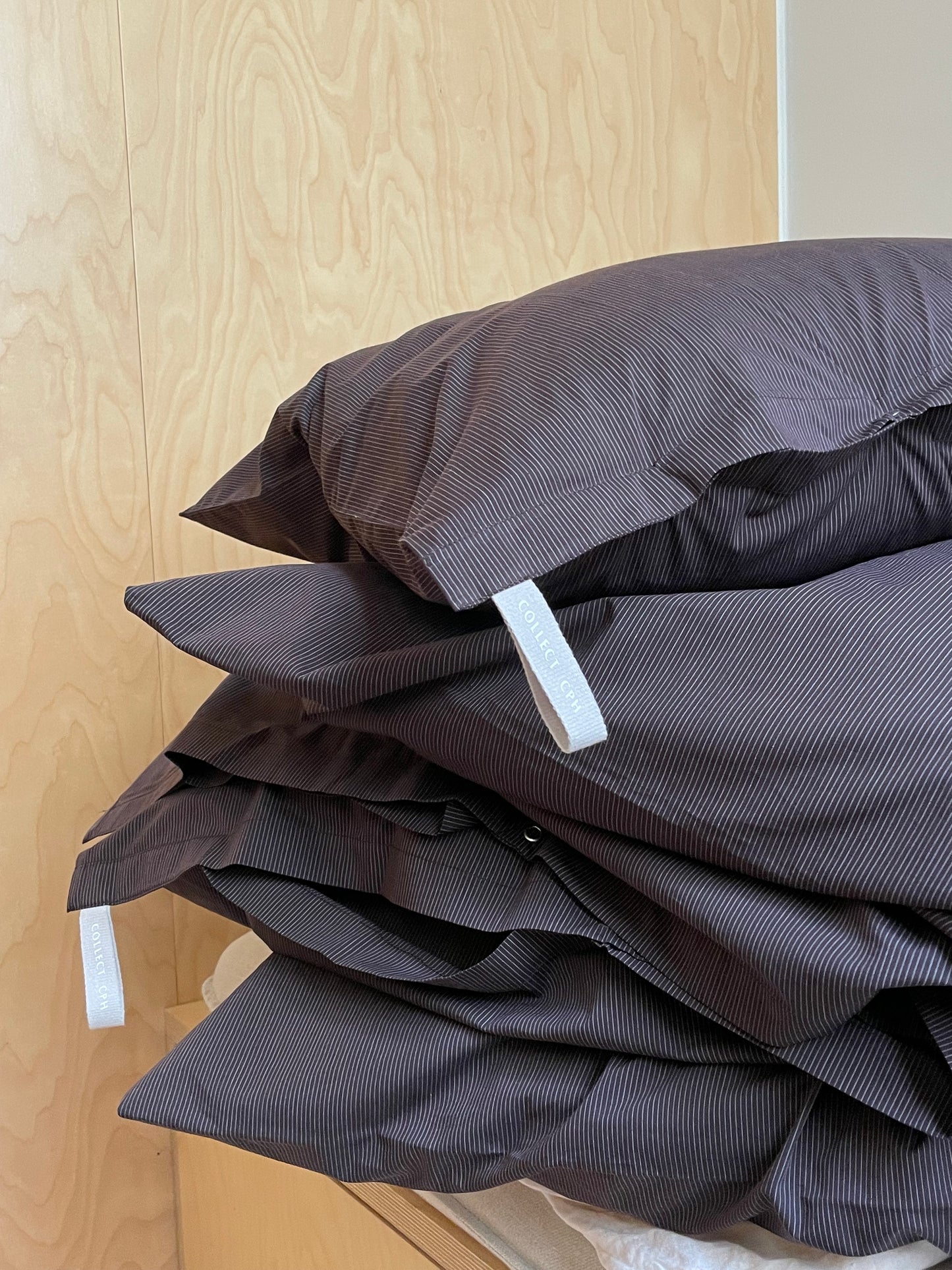 Bedding brown