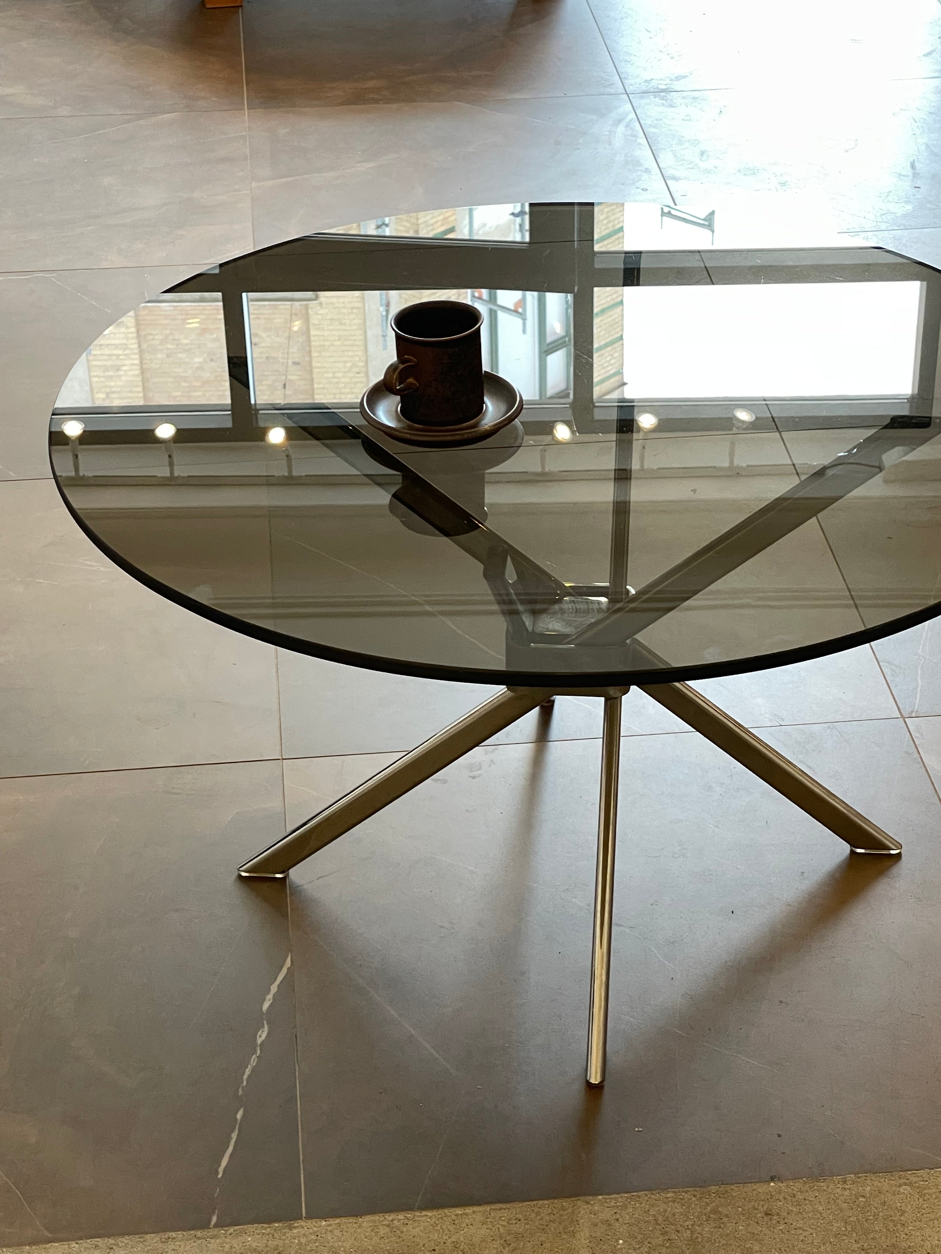Glass table – Collect cph
