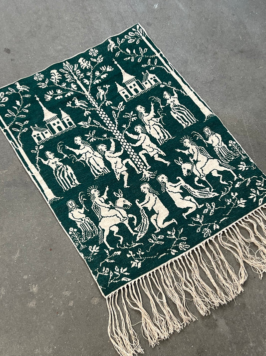 Handwowen wall carpet