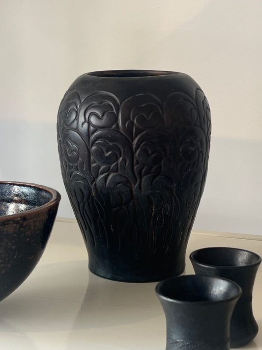 Vase with pattern