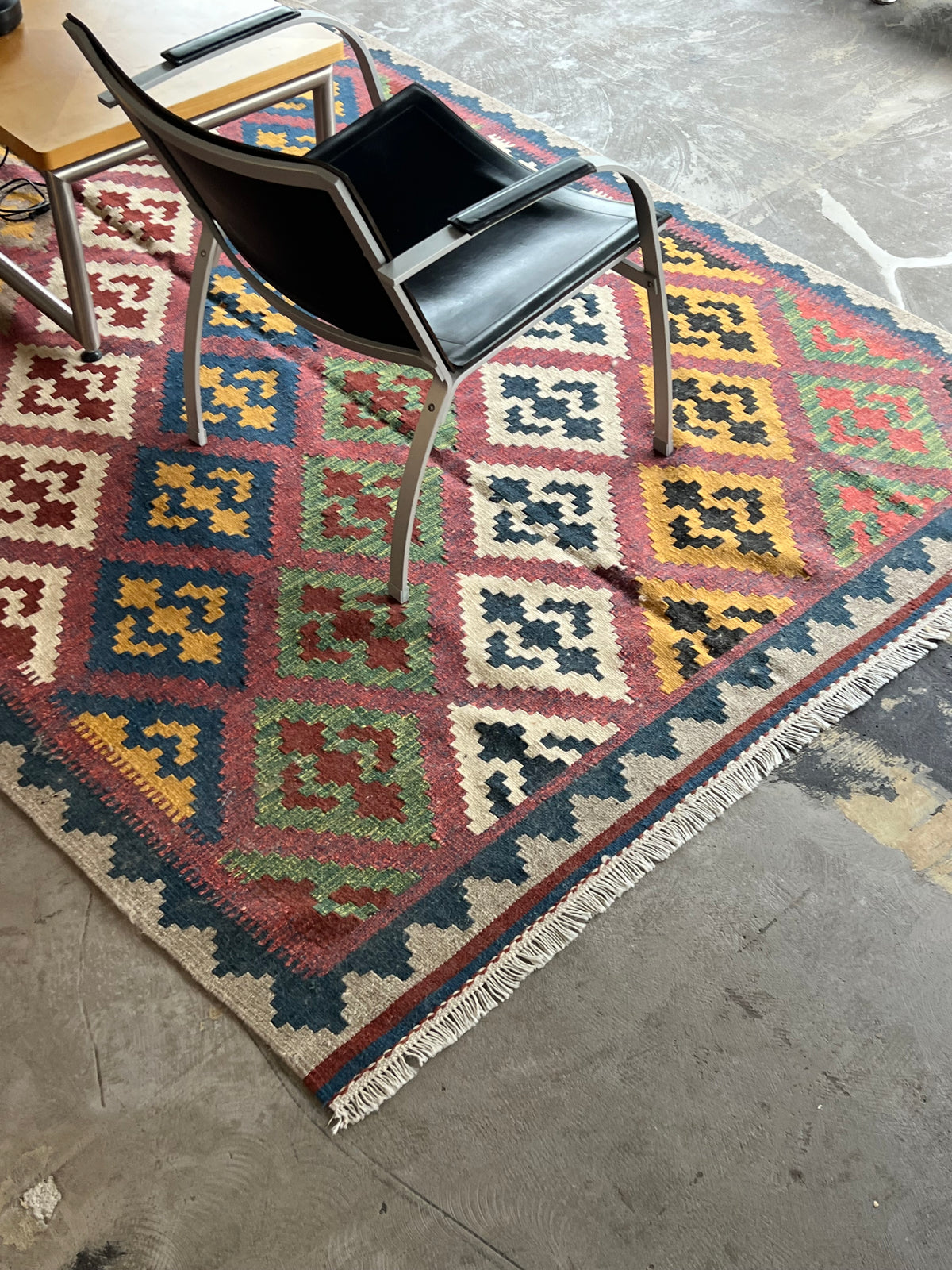 Kelim rug with geometric design