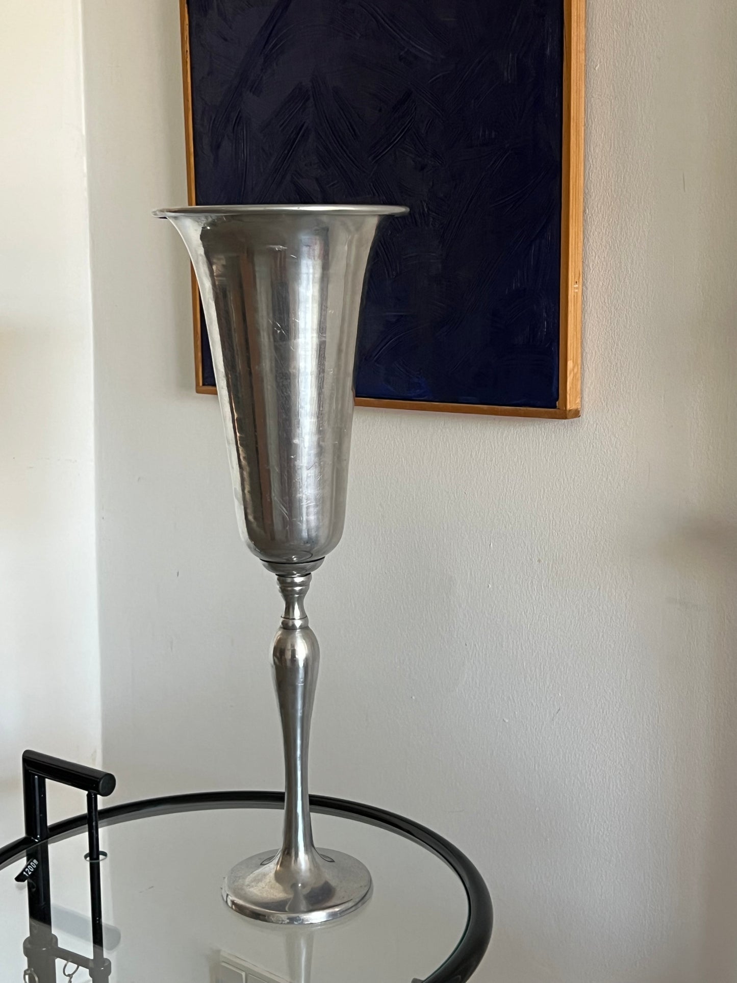 Tall alu vase