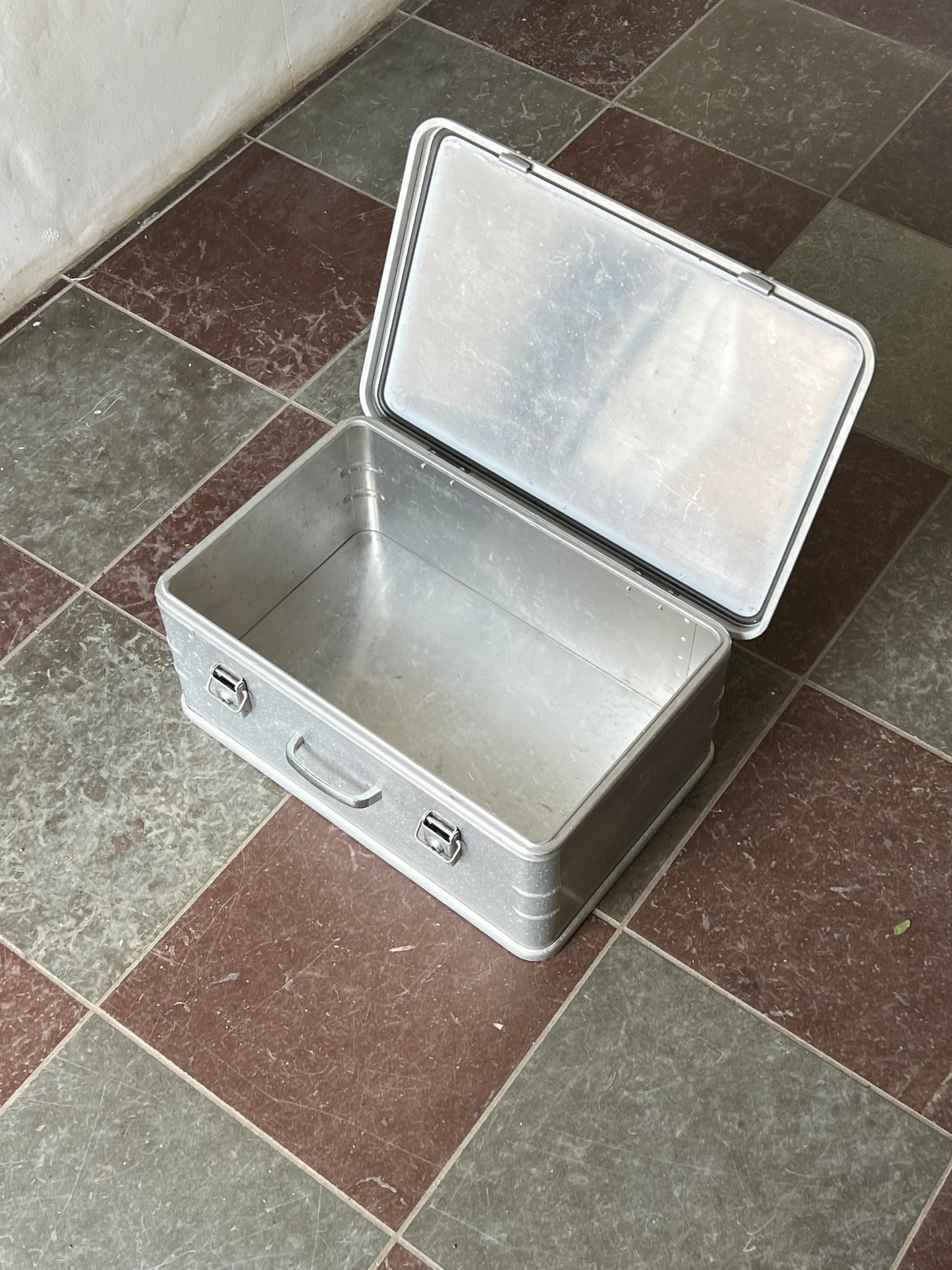 Aluminium box