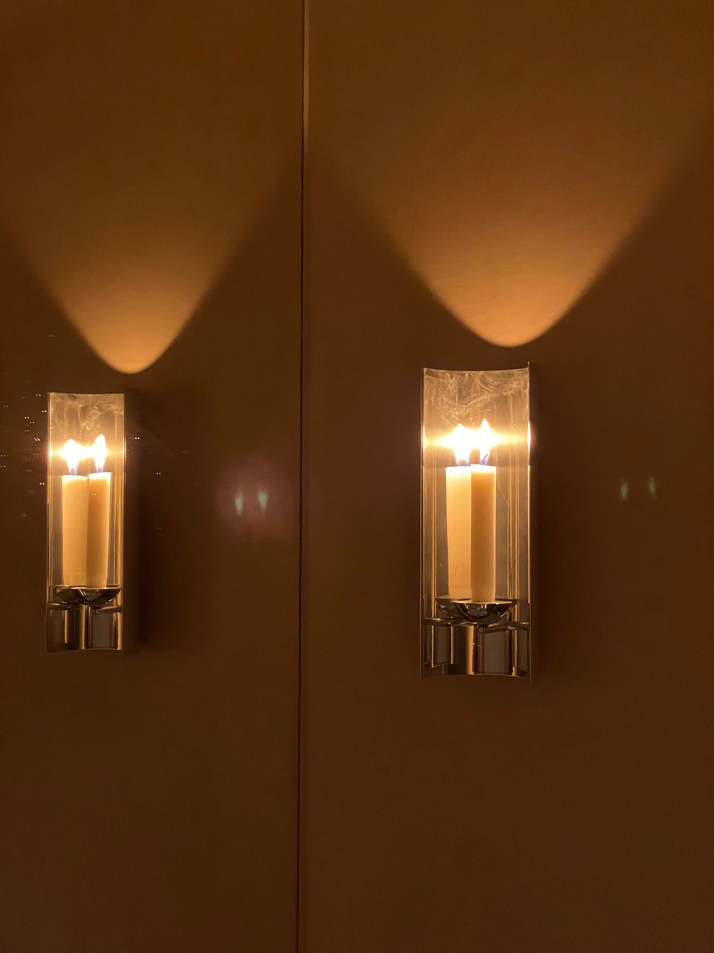 Hanging candle holder